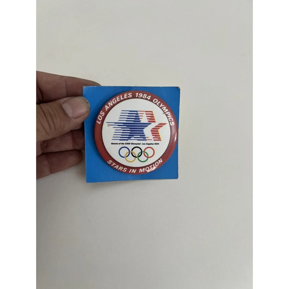 Lot New! Vintage 1984 OLYMPIC GAMES LOS ANGELES Keychains and Buttons (Set of 4)